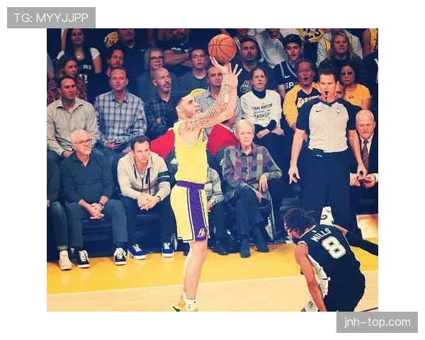 库兹马挡拆为控卫拉开空间 三分较上季更稳