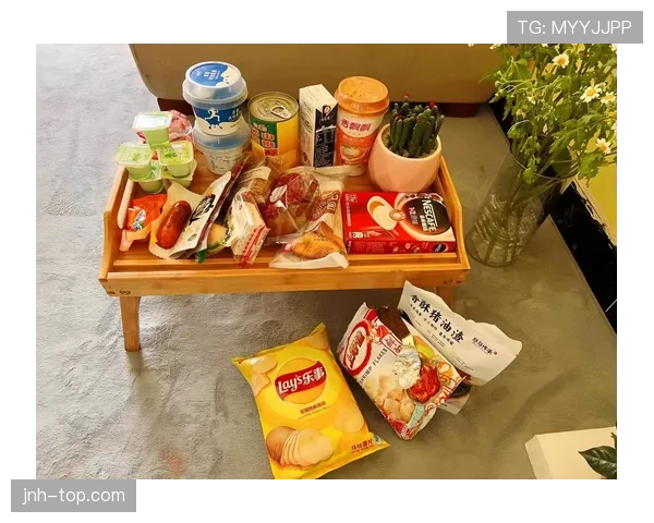 董志豪今天居然带了满桌子零食，谁还在意比赛表现了？