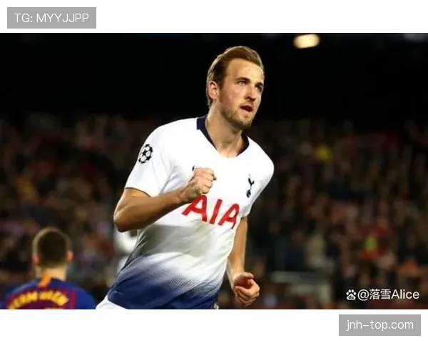 哈里·凯恩与莱万巅峰期对比：全能中锋与终结机器的核心差异