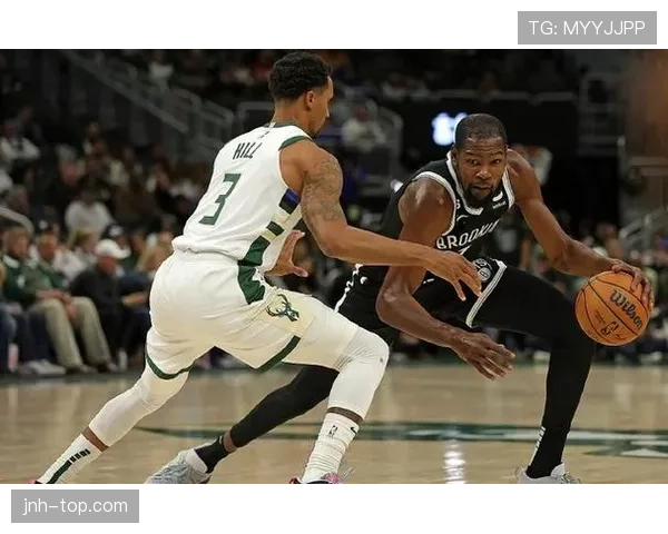 佩科维奇利用篮下强攻拉开空间 提升球队内线得分效率