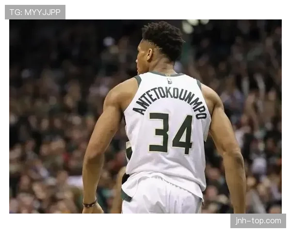 米德尔顿挡拆拉开空间效率提升明显，助雄鹿关键时刻得分爆发